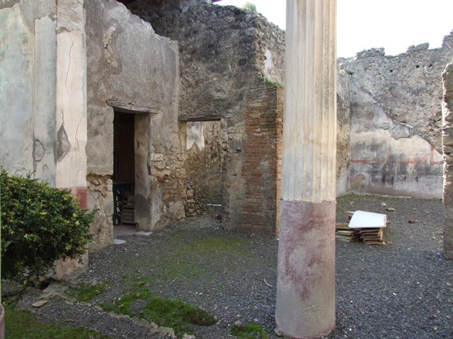 VI.14.20  Pompeii.  March 2009.   Room 16.  Portico area on west side, with doors to rooms 15 and 17.