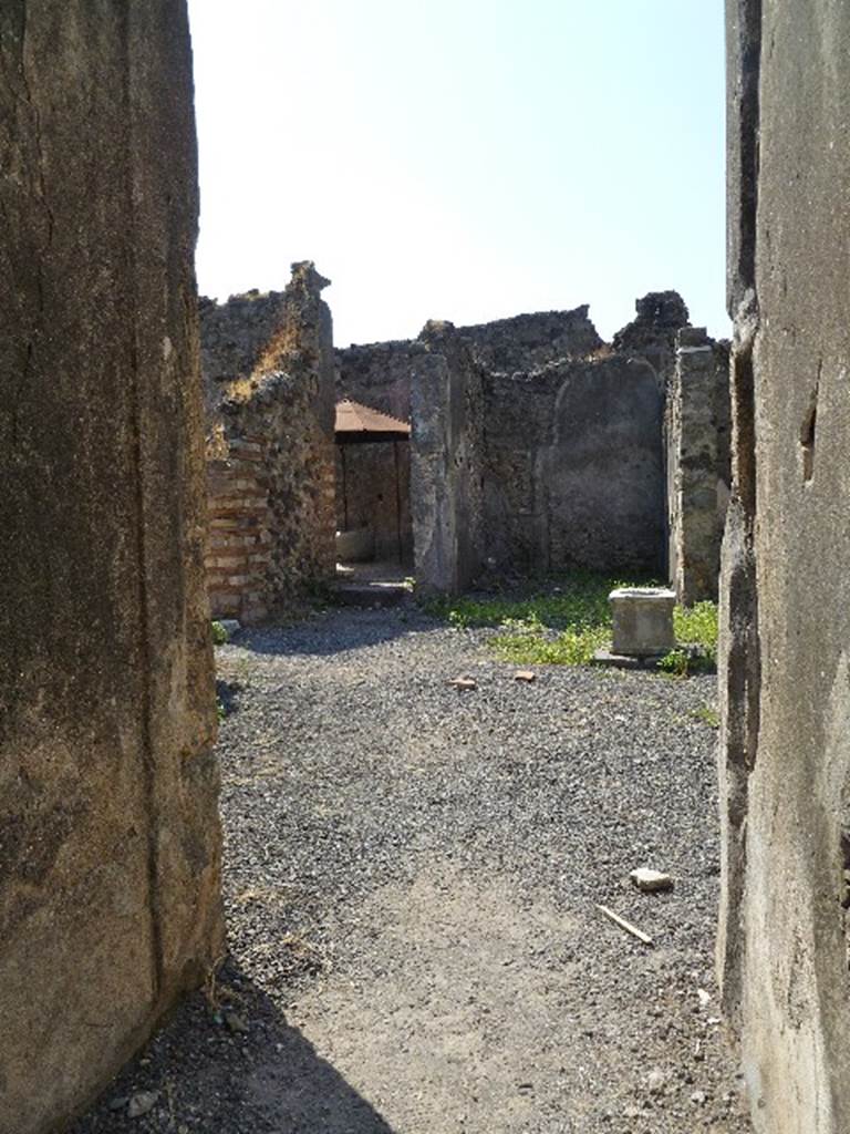 VI.14.34 Pompeii. July 2010. Entrance corridor, looking south towards tablinum. Photo courtesy of Michael Binns.