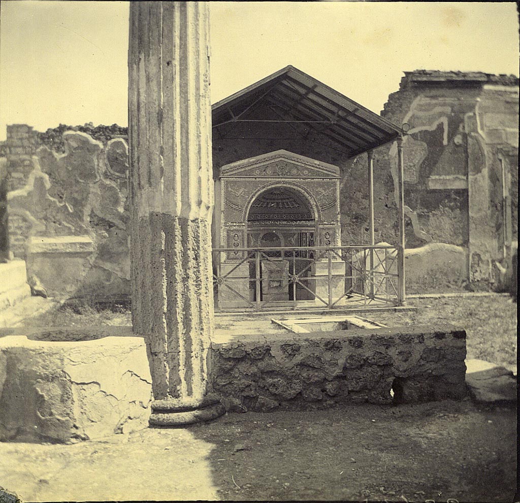 VI.14.43 Pompeii. November 1899.
Room 14, looking east towards fountain in garden area, from west portico. Photo courtesy of Rick Bauer.