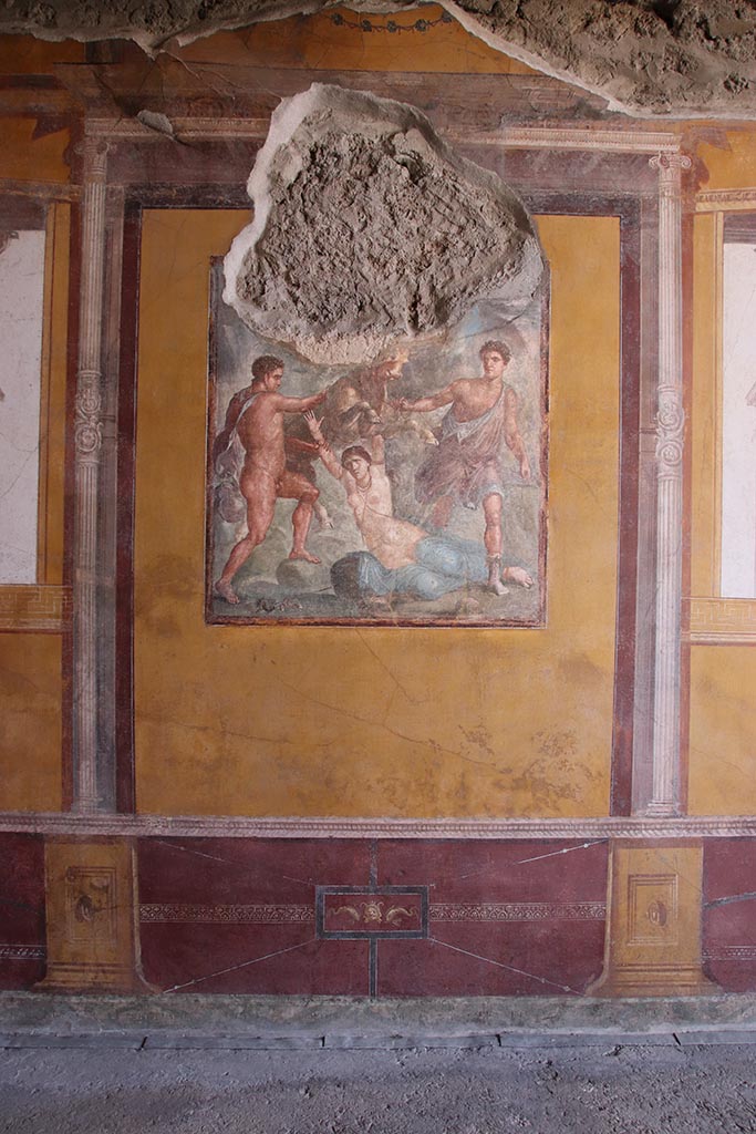 VI.15.1 Pompeii. October 2024.
Central panel on south wall of exedra. Photo courtesy of Klaus Heese.