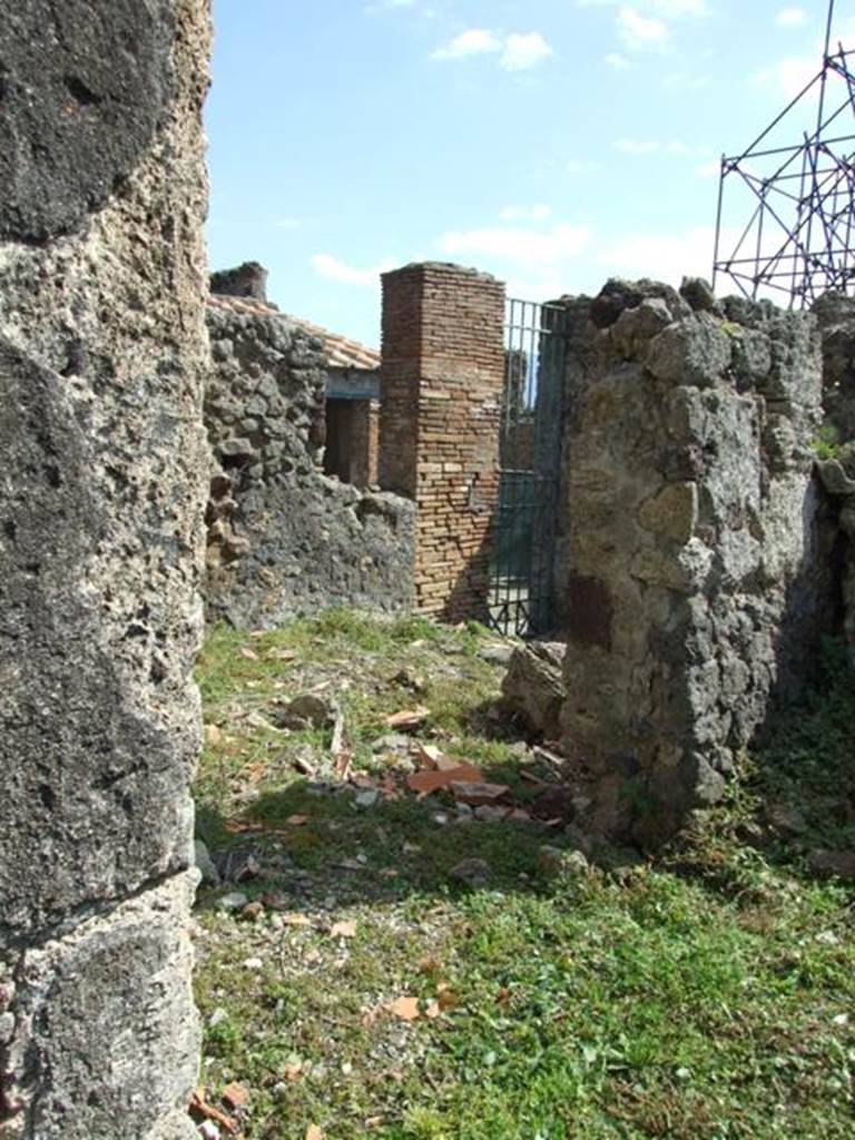VI.15.5 Pompeii. March 2009. Room 28. Looking south east towards entrance at VI.15.4.