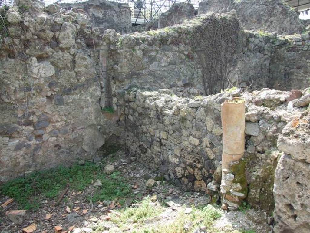 VI.15.5 Pompeii. March 2009. Room 28. South west corner and West wall.