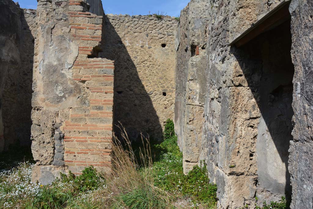 VI 15 5 Pompeii. March 2019. Doorway to cubiculum 3, in north-east corner of atrium.
Foto Annette Haug, ERC Grant 681269 D�COR.
