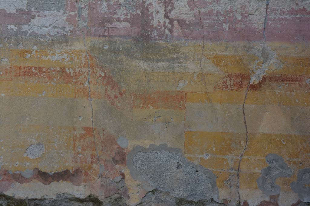 VI 15 5 Pompeii. March 2019. Oecus/triclinium 8, detail from lower east wall towards the centre.
Foto Annette Haug, ERC Grant 681269 D�COR.
