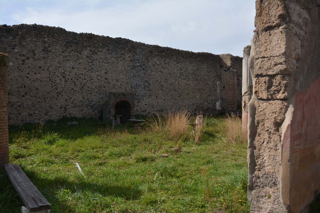 VI 15 5 Pompeii. March 2019. Garden area 11, looking north-west from east portico at south end.
Foto Annette Haug, ERC Grant 681269 D�COR.
