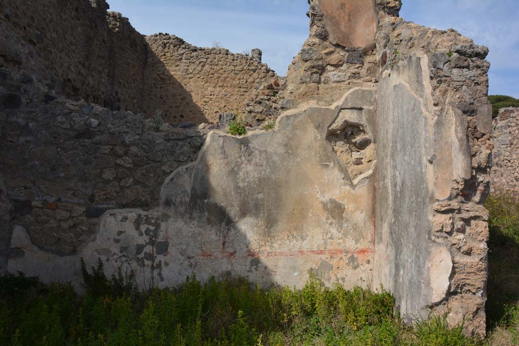 VI 15 5 Pompeii. March 2019. Room 22, north-east corner, with doorway into corridor 15, on right, in east wall.
Foto Annette Haug, ERC Grant 681269 D�COR.
