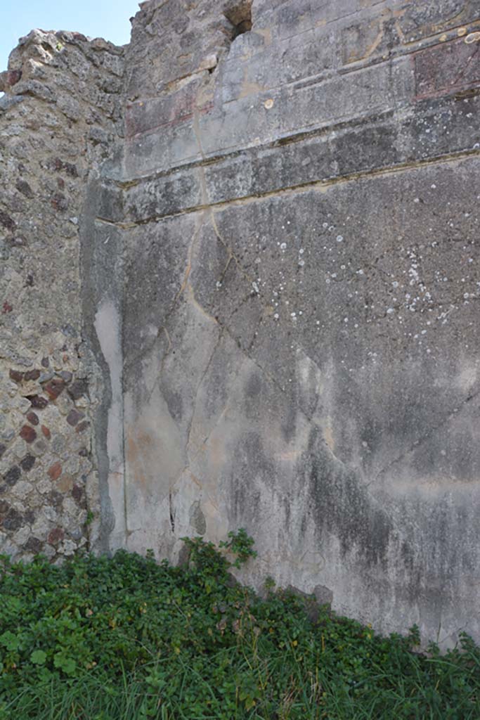 VI 15 5 Pompeii. March 2019. Oecus 24, looking east along south wall towards south-east corner.
Foto Annette Haug, ERC Grant 681269 D�COR.
