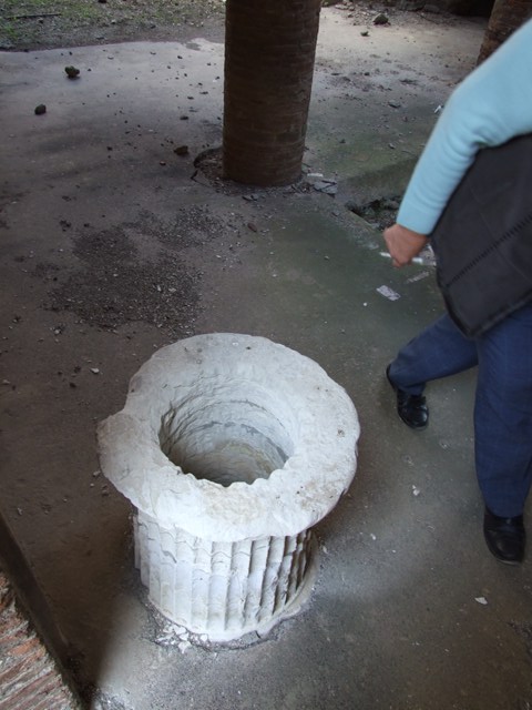 VI.15.9 Pompeii. March 2009. Roofless kitchen area looking east, walls with no holes for an upper floor.