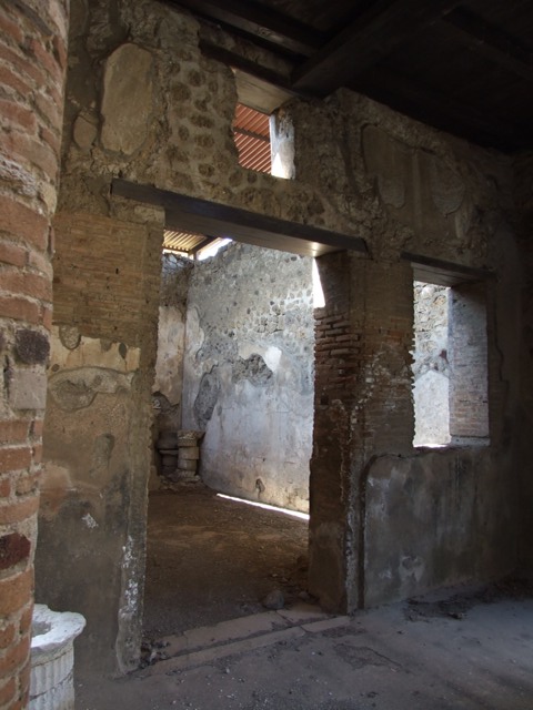 VI.15.9 Pompeii. March 2009. Triclinium. Looking west.