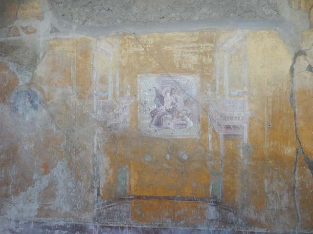 VI.16.15 Pompeii. December 2006. North wall of room in South West corner of Atrium. Detail of architectural wall painting with peacock.
