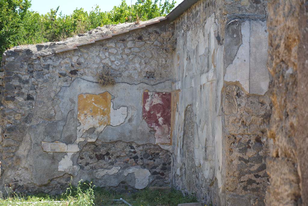 VI.16.19 Pompeii. July 2017. Room J, looking towards south-east corner.
Foto Annette Haug, ERC Grant 681269 D�COR.
