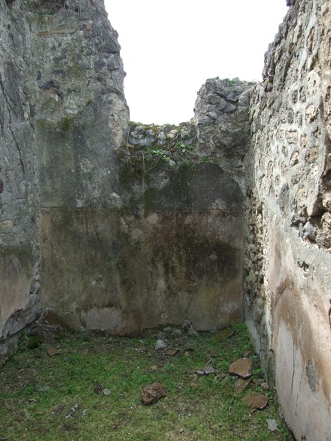 VI.16.29 Pompeii. March 2009. Room 13, north wall of atrium, looking west to entrance fauces of VI.16.30.