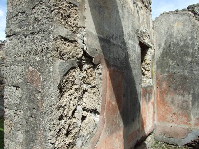 VI.16.32 Pompeii. March 2009. Room 1, Atrium. Altar in south east corner.