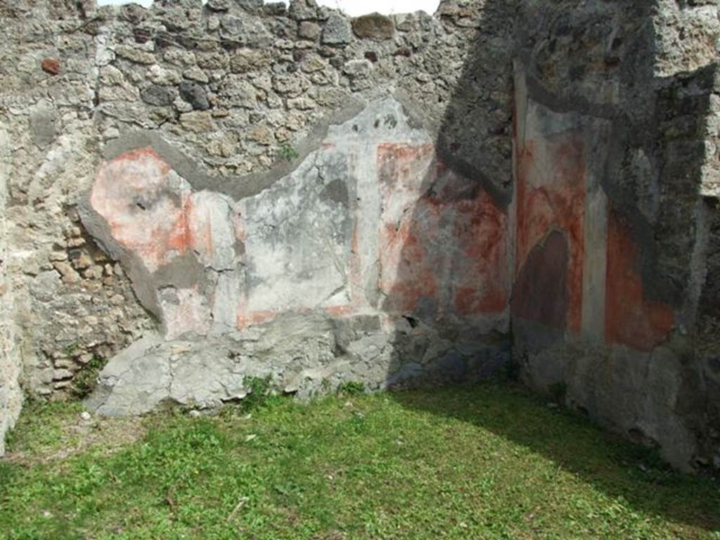 VI.16.32 Pompeii. March 2009. Room 3, South east corner.
