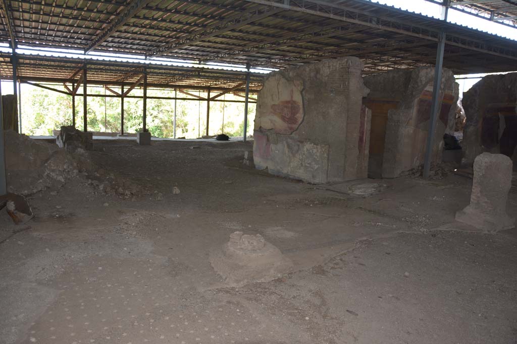 VI.17.41 Pompeii. September 2019. Looking north-west across atrium towards tablinum.
Foto Annette Haug, ERC Grant 681269 D�COR.
