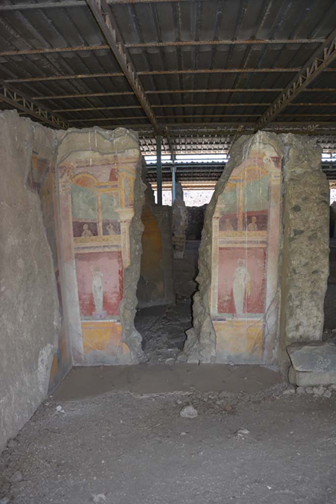 VI.17.41 Pompeii. September 2019.
Looking towards east wall of small cubiculum on north side of tablinum, on right.
Foto Annette Haug, ERC Grant 681269 DÉCOR.
