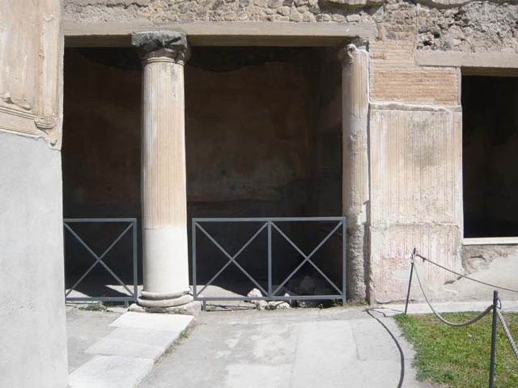 VII.1.8 Pompeii. May 2012. Room R, bowling players� room on north side of corridor H. Photo courtesy of Buzz Ferebee.
