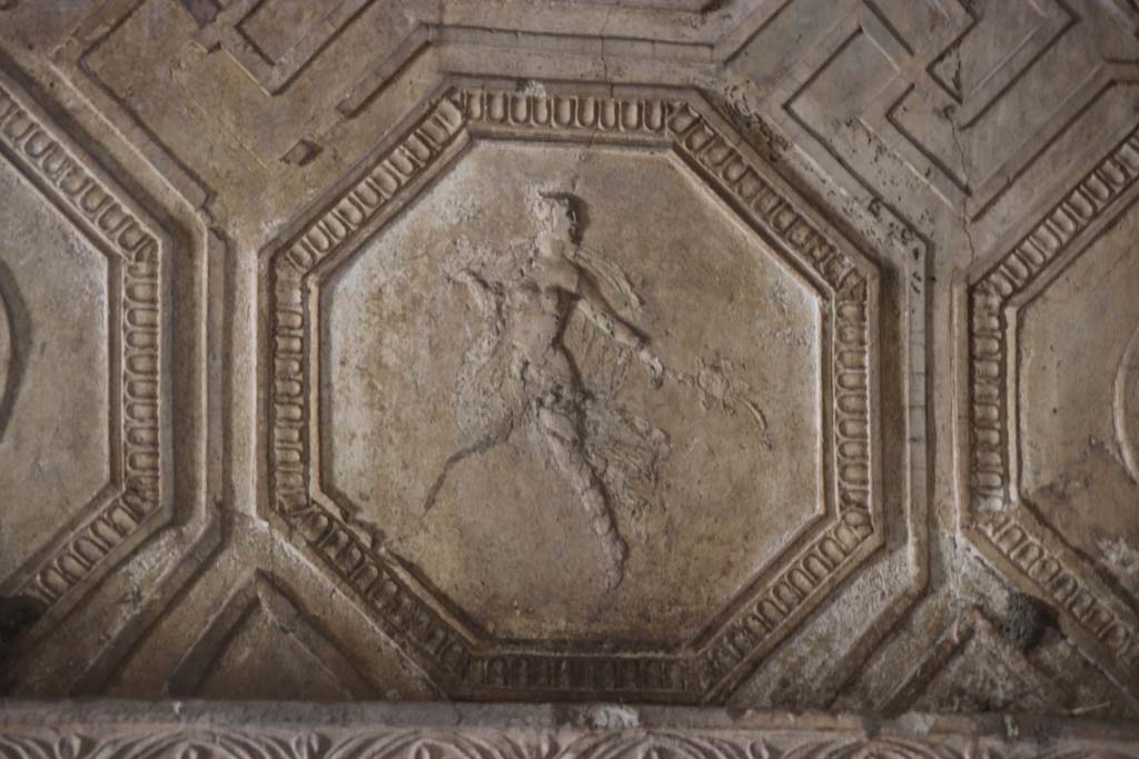 VII.1.8 Pompeii. September 2017. South wall, west end, right side, detail of stucco plaster in men’s changing room 2.
Photo courtesy of Klaus Heese.