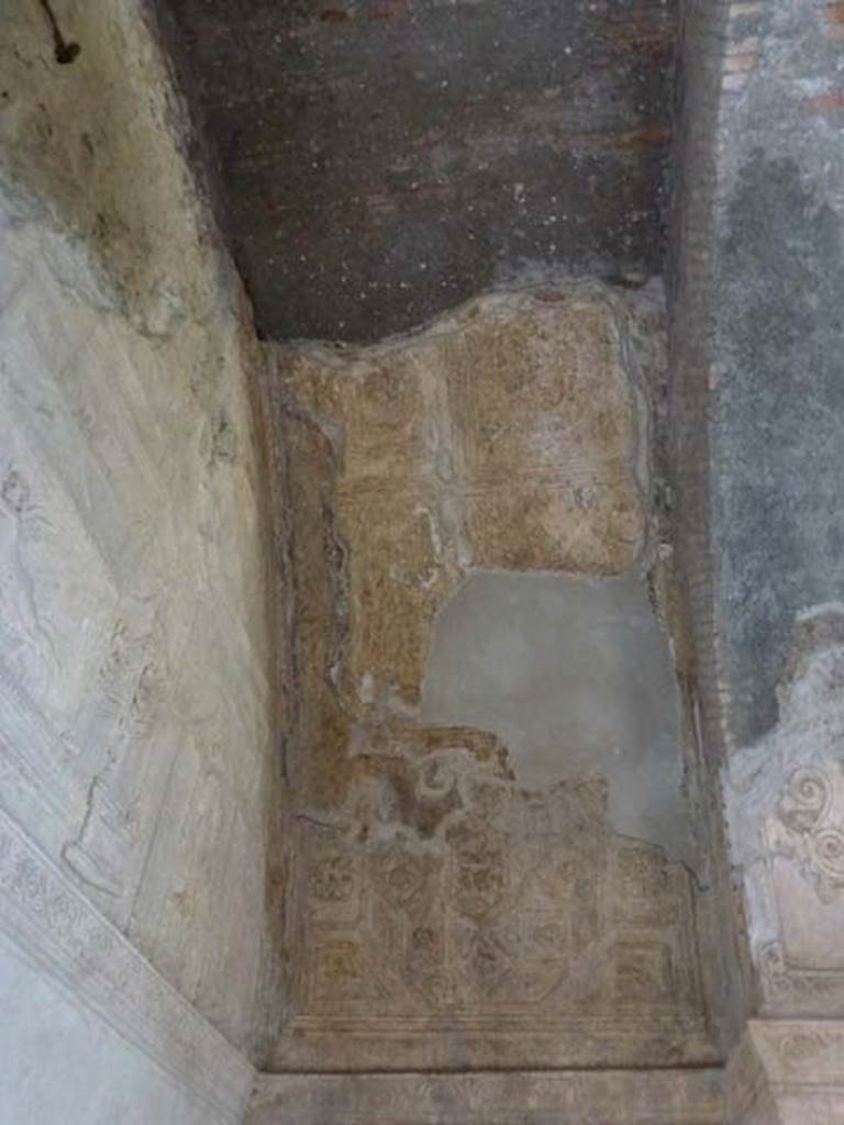 VII.1.8 Pompeii. June 2012. South wall in south-east corner of men’s changing room 2. Photo courtesy of Michael Binns.