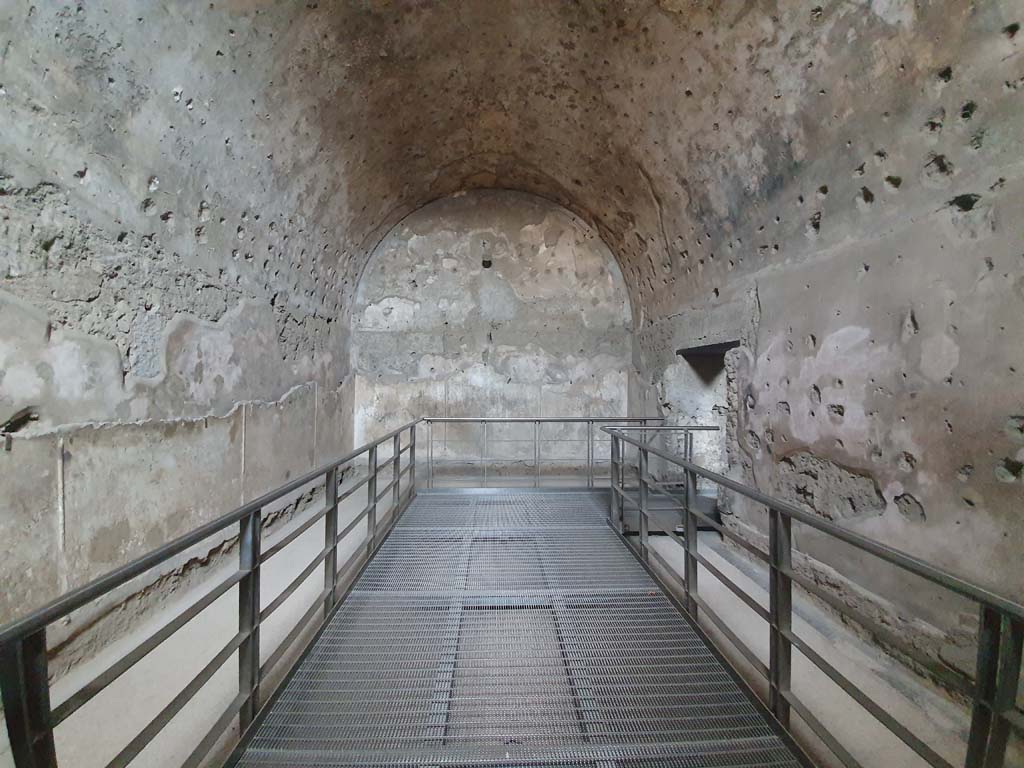 VII.1.8 Pompeii. July 2021. Tepidarium 10, looking east.
Foto Annette Haug, ERC Grant 681269 DÉCOR
