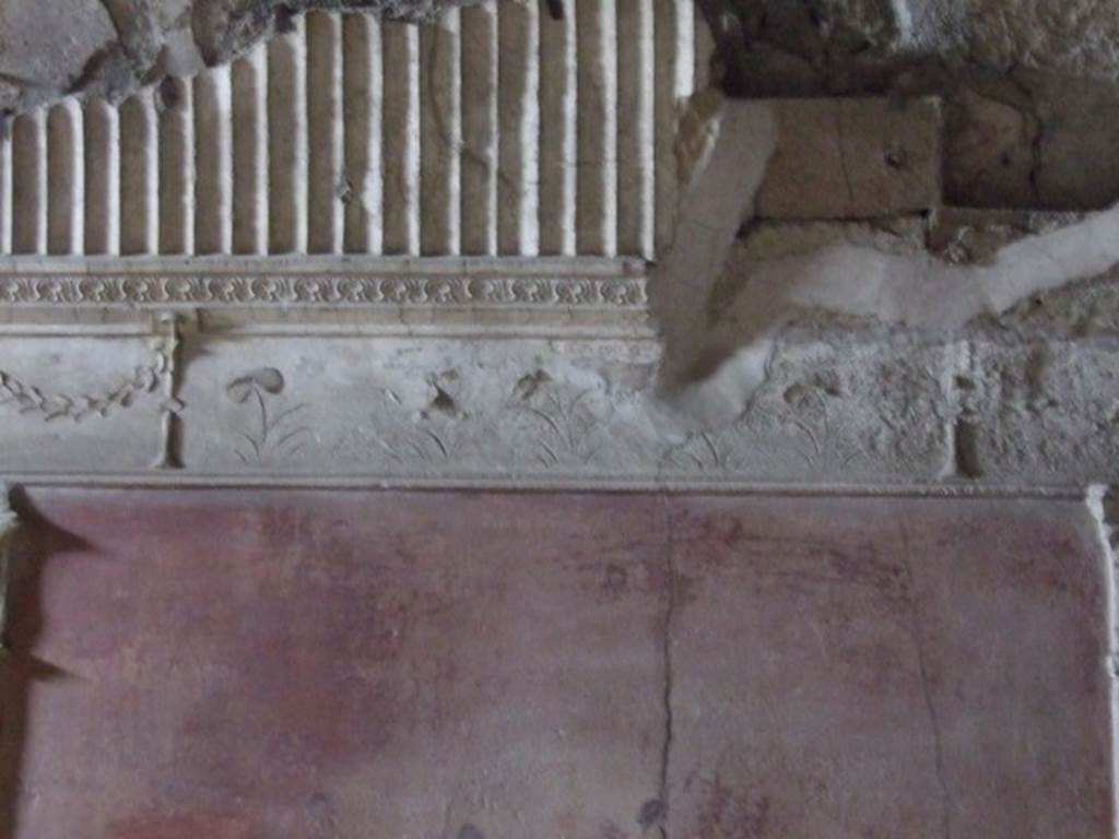 VII.1.8 Pompeii. December 2007. Stucco on north wall in caldarium 9 in women�s baths.