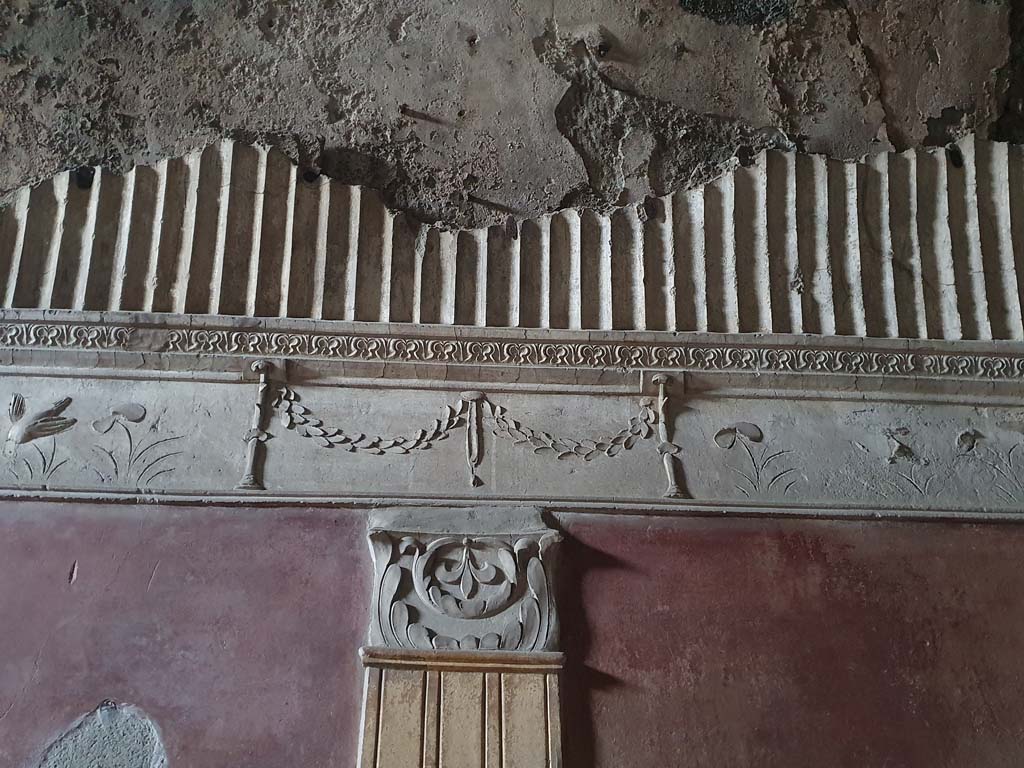 VII.1.8 Pompeii. July 2021. Caldarium 9, stucco on upper north wall in caldarium 9. 
Foto Annette Haug, ERC Grant 681269 D�COR

