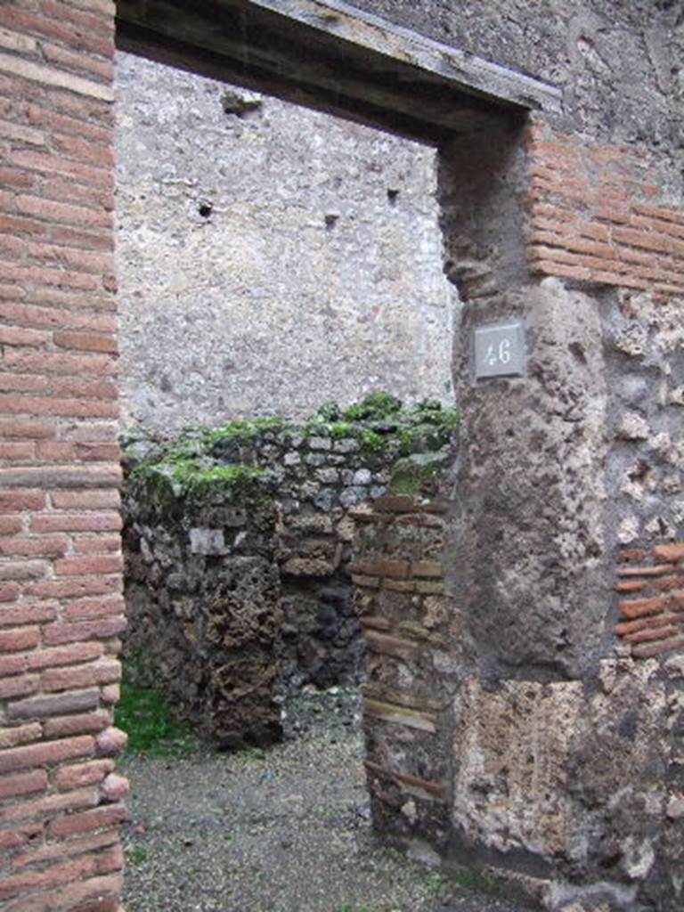 VII.1.46 Pompeii. December 2005. Entrance and room �b�.