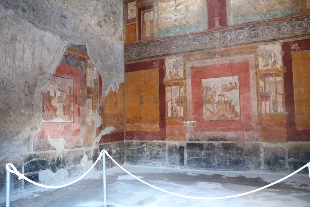 VII.1.47, Pompeii. December 2018.
Exedra 10, looking towards west wall, north-west corner and north wall. Photo courtesy of Aude Durand.