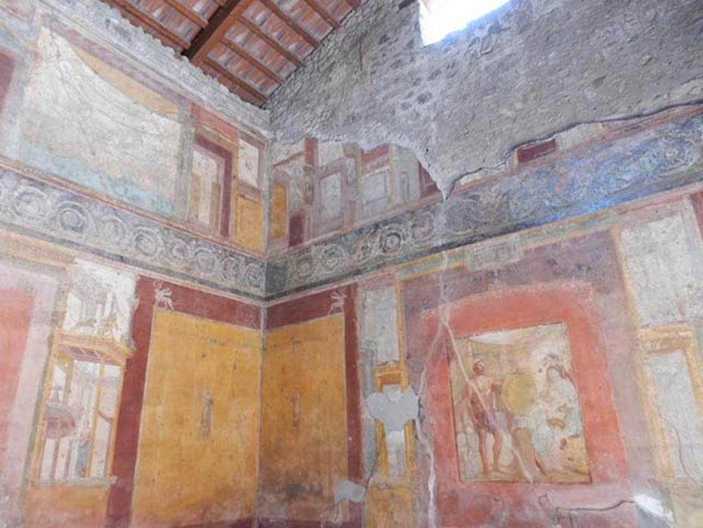 VII.1.47 Pompeii, May 2018. Exedra 10, upper north-east corner. Photo courtesy of Buzz Ferebee.