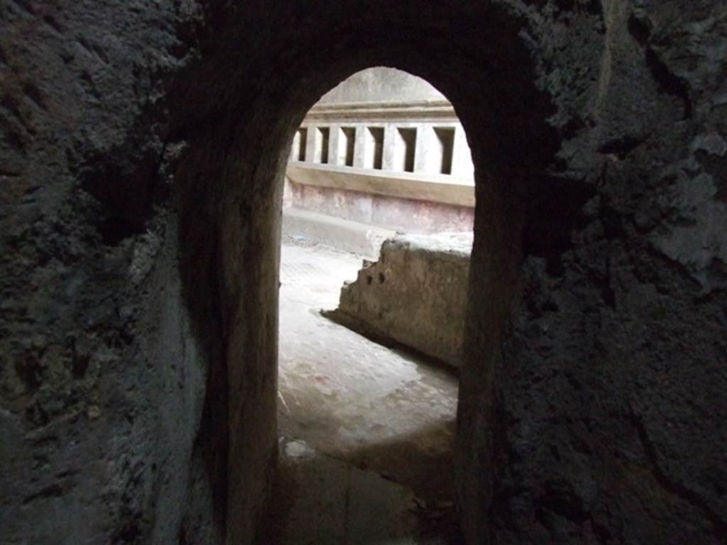 VII.1.48 Pompeii. December 2007. Looking out from corridor K into women�s apodyterium (changing room) 11.
