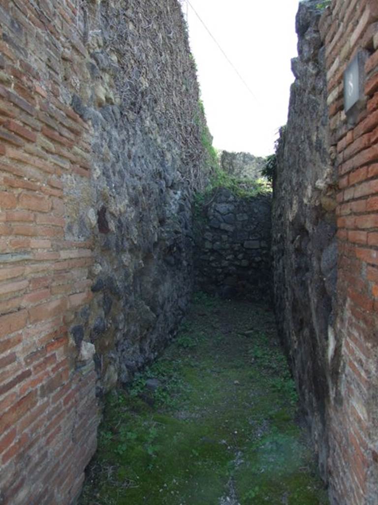 VII.2.8 Pompeii. March 2009. Looking west.