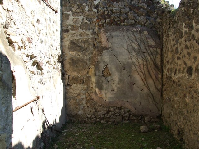 VII.2.16 Pompeii. March 2009. Room 7, north wall of cubiculum, with doorway to room 6.