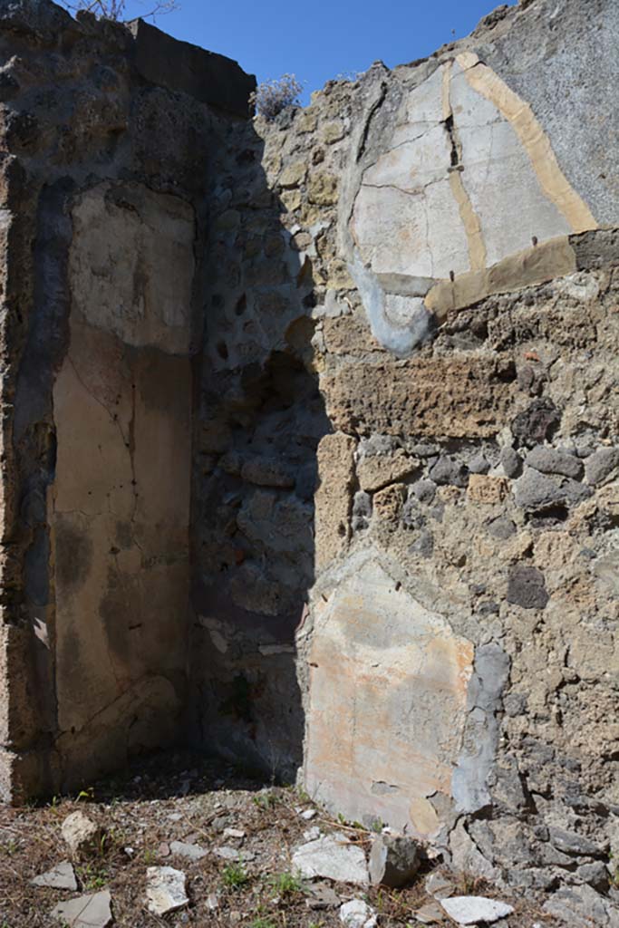 VII.2.16 Pompeii. March 2009. Small door on south wall of Room 10, leading to vestibule of corridor Room 11.