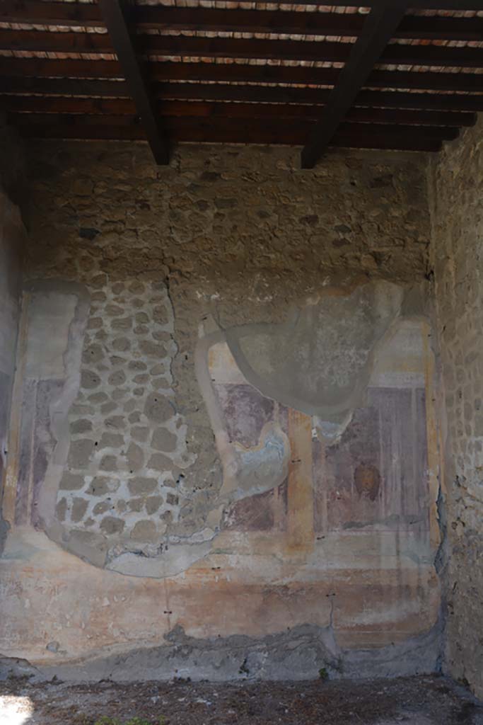 VII.2.16 Pompeii. October 2019. Oecus 10, looking towards east wall.
Foto Annette Haug, ERC Grant 681269 D�COR.
