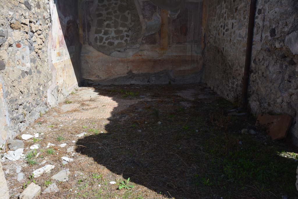 VII.2.16 Pompeii. October 2019. Oecus 10, looking east across flooring.
Foto Annette Haug, ERC Grant 681269 D�COR.
