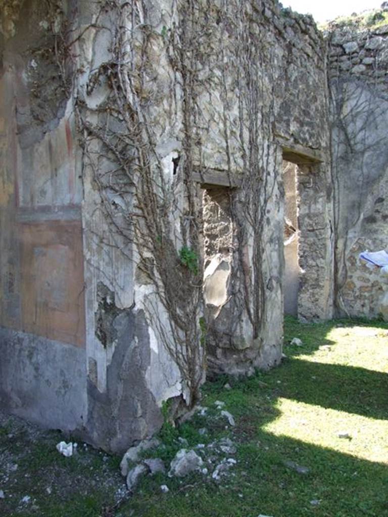 VII.2.16 Pompeii. March 2009. Room 18, small room. Upper east wall and south-east corner.