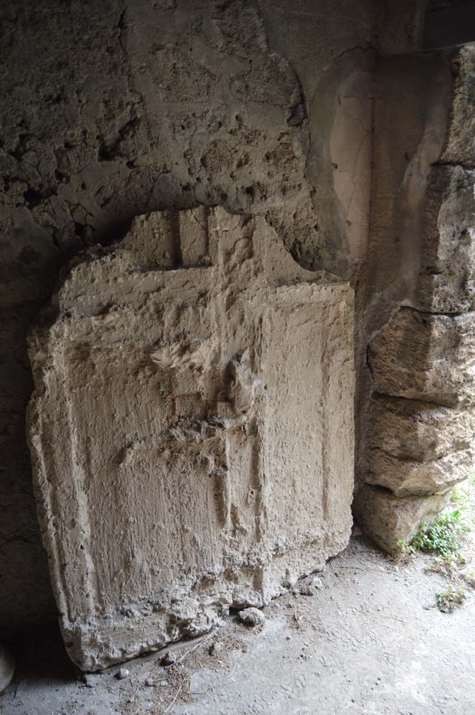 VII.2.16 Pompeii. October 2017. Room 21, plaster-cast of a door.
Foto Taylor Lauritsen, ERC Grant 681269 D�COR.
