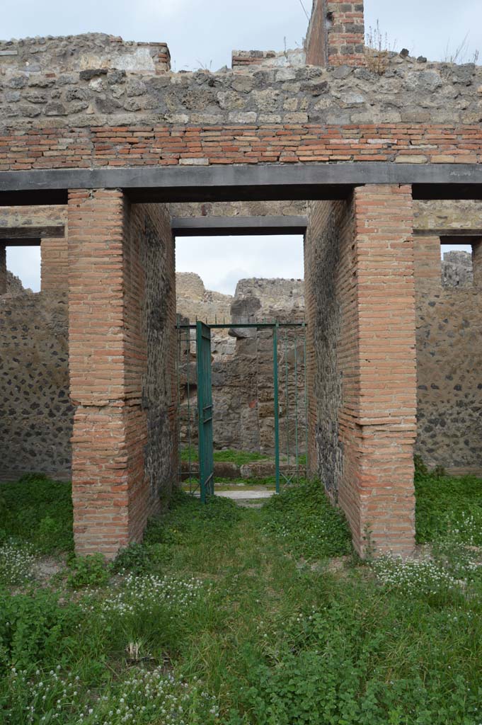 VII.2.18 Pompeii. October 2017.
Room 1, looking north towards entrance corridor and upper room, from atrium.
Foto Taylor Lauritsen, ERC Grant 681269 DÉCOR.