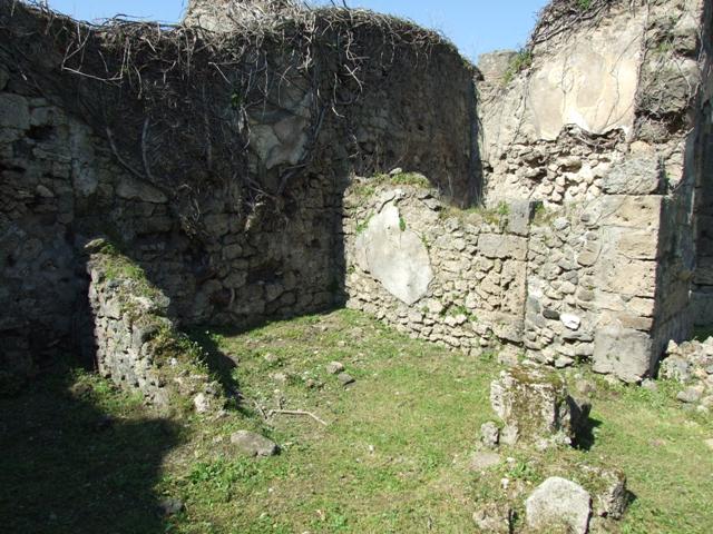 VII.2.20 Pompeii. March 2009. Doorway to Room 19. Cubiculum.