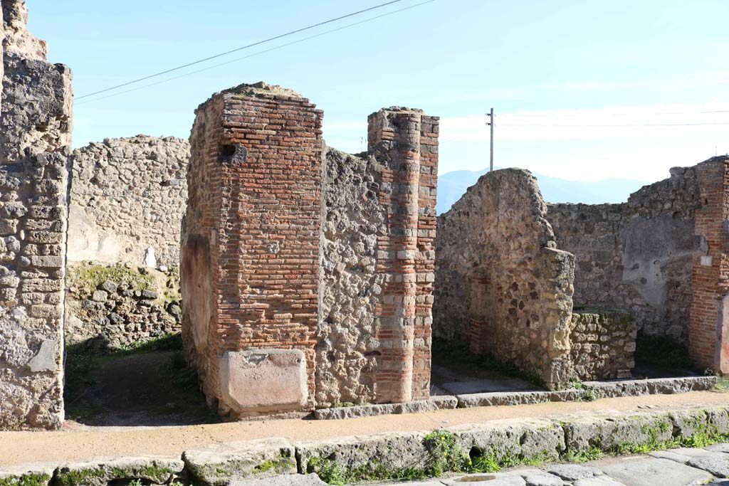 VII.2.24 Pompeii. December 2004. Entrance.