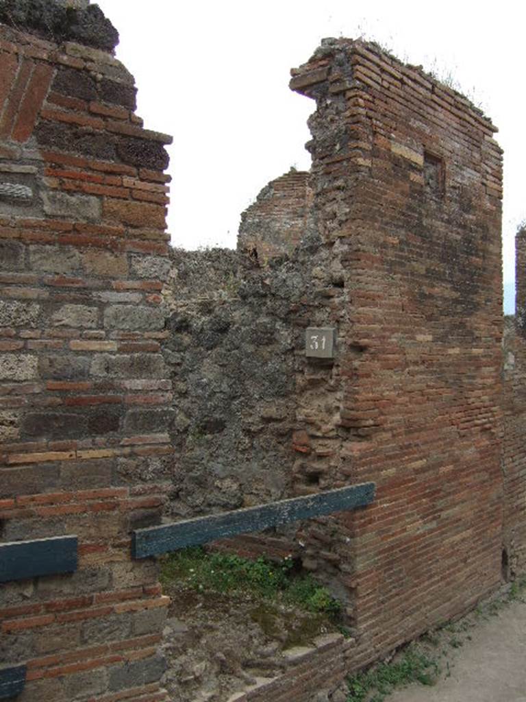 VII.2.31 Pompeii. December 2004. Entrance.