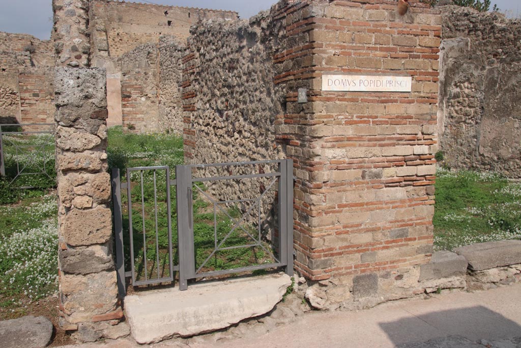 VII.2.38 Pompeii. December 2004. Entrance corridor.