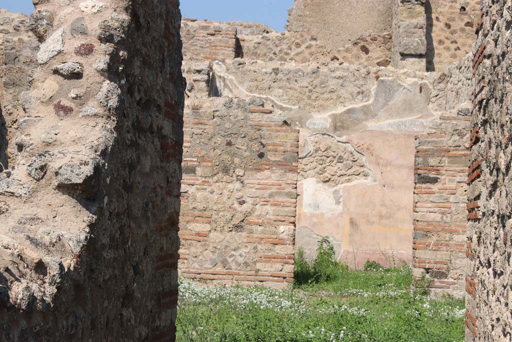 VII.2.38 Pompeii. May 2006. Site of impluvium in atrium.