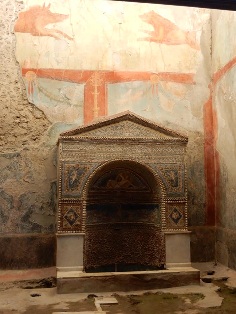 VII.2.45 Pompeii, May 2018.
Looking north from atrium towards fountain. Photo courtesy of Buzz Ferebee.