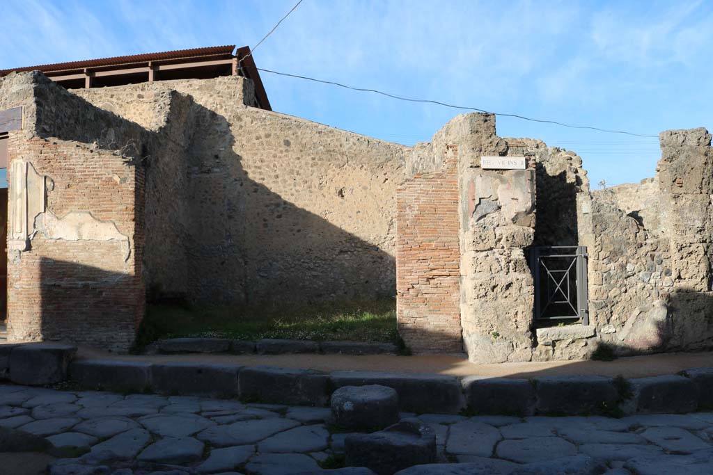 VII.2.46 Pompeii. Looking north across shop from entrance. May 2005.
