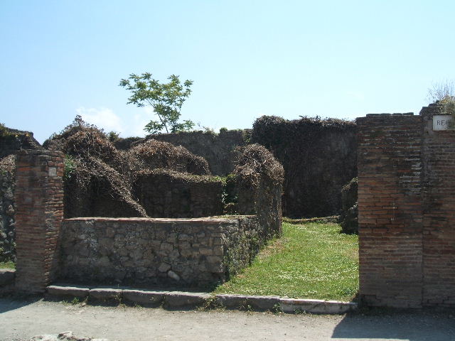 VII.3.1 Pompeii.  December 2007.  Small room at rear of VII.3.1.