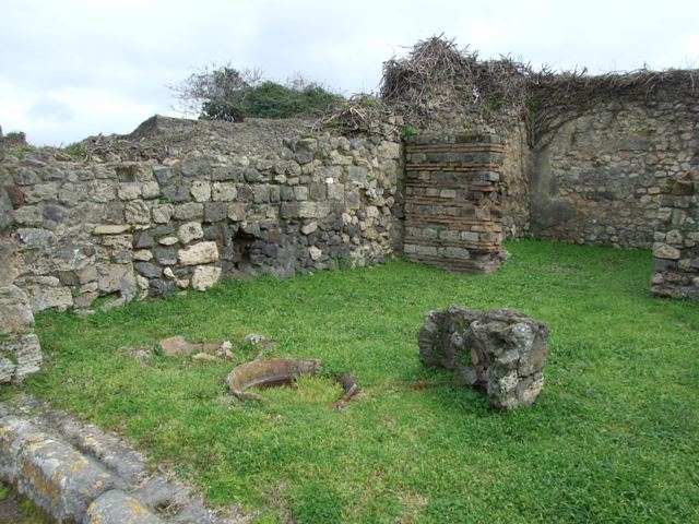 VII.3.4 Pompeii. March 2009. Room at rear of shop.  East wall.