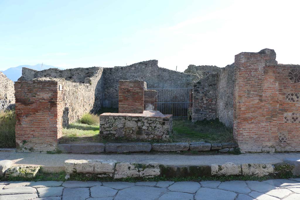 VII.3.9 Pompeii. December 2007. Looking south-east across popina.