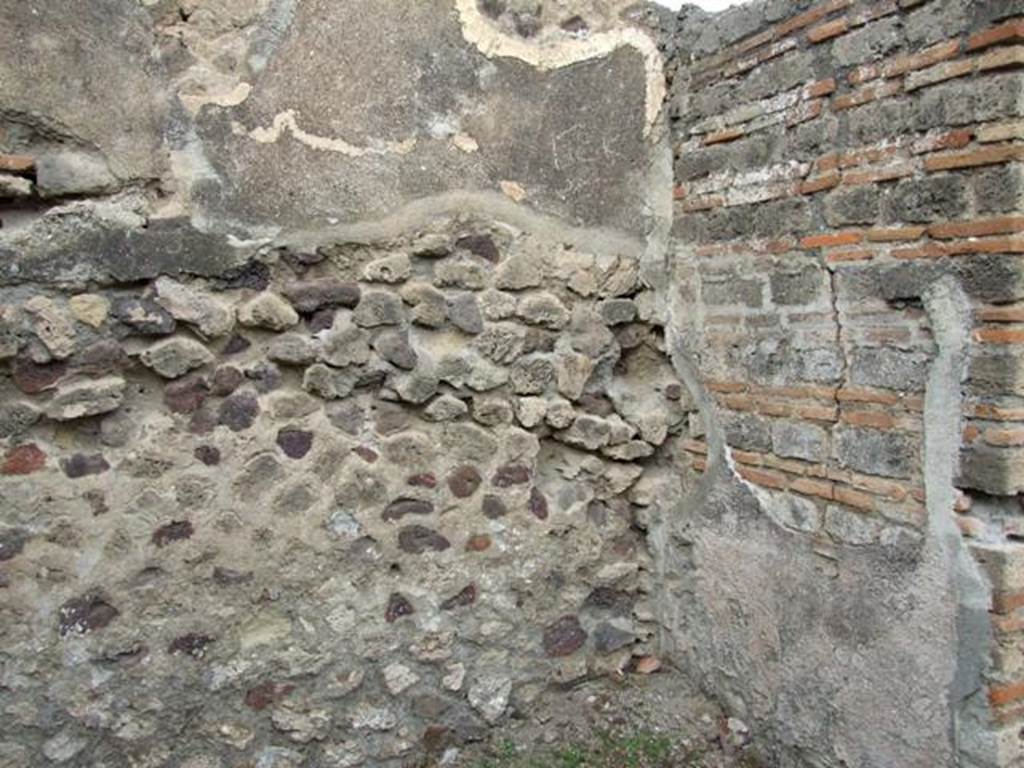 VII.3.18 Pompeii. Shop. December 2007. North east corner.
