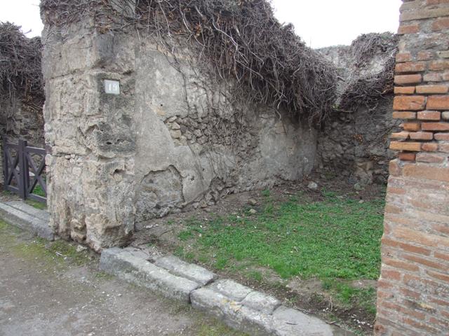 VII.3.19 Pompeii. December 2007. Threshold or sill.

